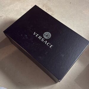 COPY - AUTHENTIC VALENTINO LIMITED EDITION ALCOVE SHOEBOX WITH TISSUE AND CARE …